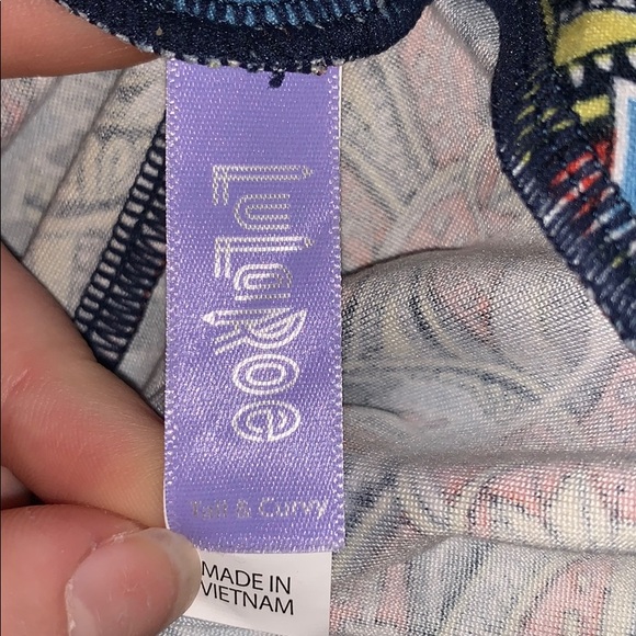 Queen of Hearts LULAROE leggings - Picture 3 of 3